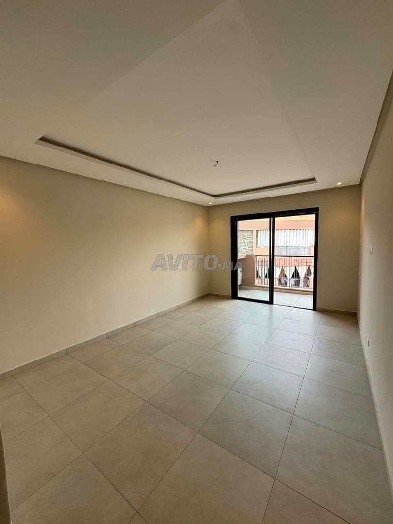 APARTAMENTO VACÍO EN ALQUILER – GUÉLIZ Piscina