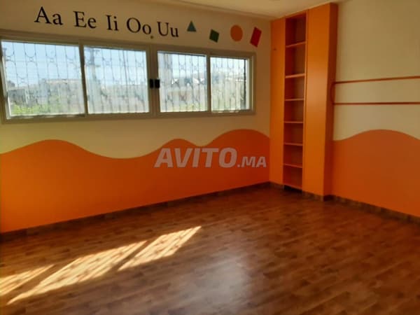 Local Commercial de 170 m² en RDC de Résidence
