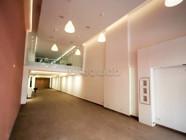 VEND magasin bien equipe 450 m² premium maarif extention
