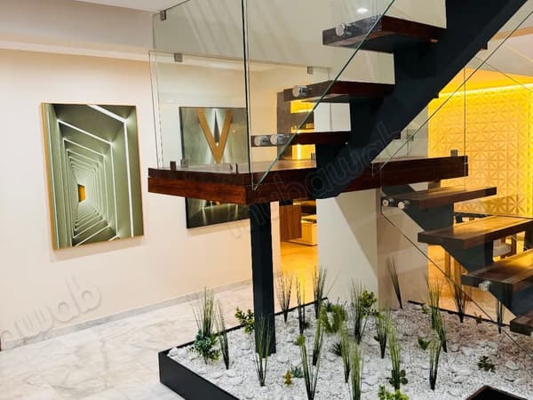 Huur dit appartement in Guéliz. Oppervlakte 200 m². Volledig gemeubileerd