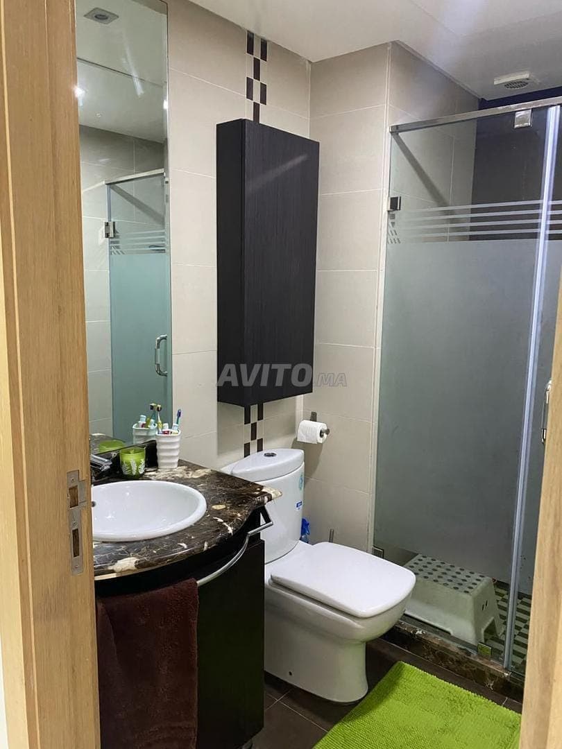Coquette appartement vide 3 chambres et salon