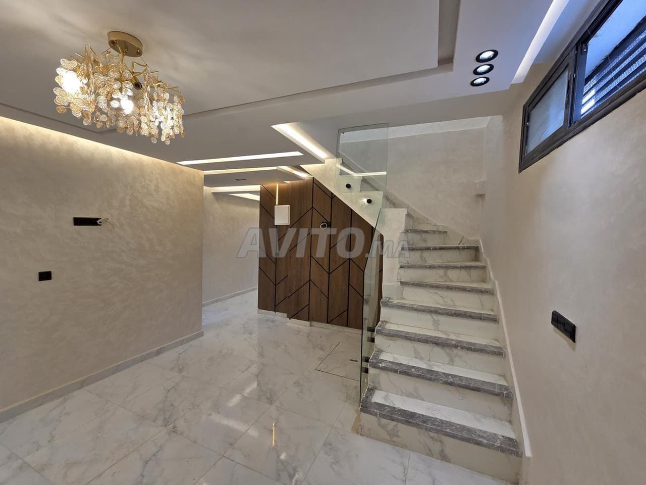 Duplex à 48 millions plus le soutien