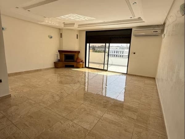 Superbe appartement à louer à Riyad. Surface de 250 m². Terrasse et ascenseur