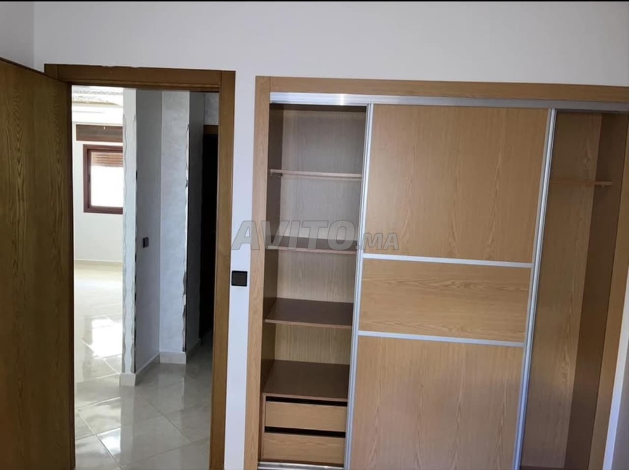 Nouvel appartement vide à louer mensuellement à Bayt Sahafa