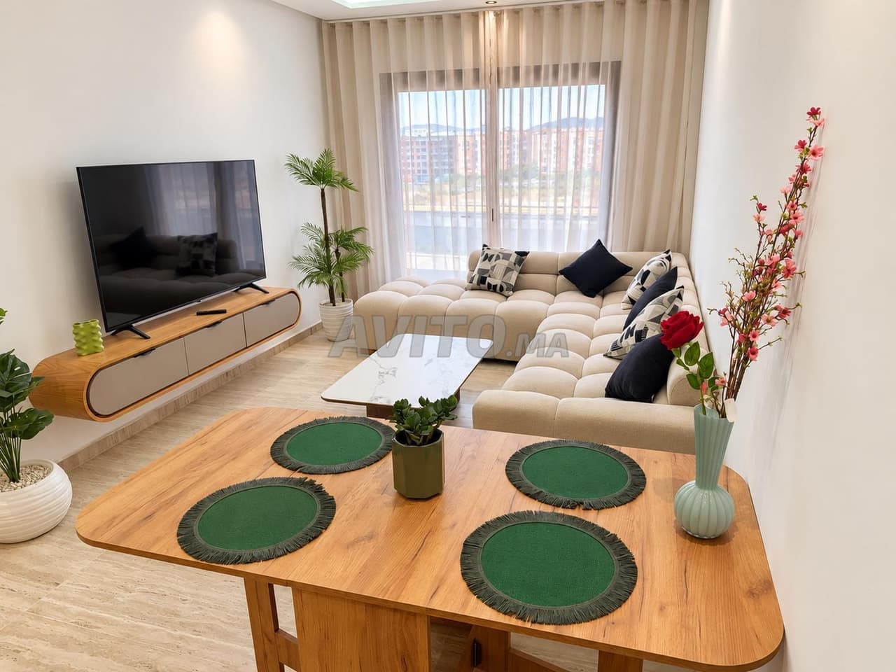 Appartement neuf et meublé avec piscine