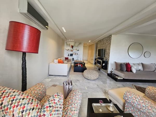 Apartment for sale in Régie Tabac. 5 large rooms. Air conditioning and fireplace