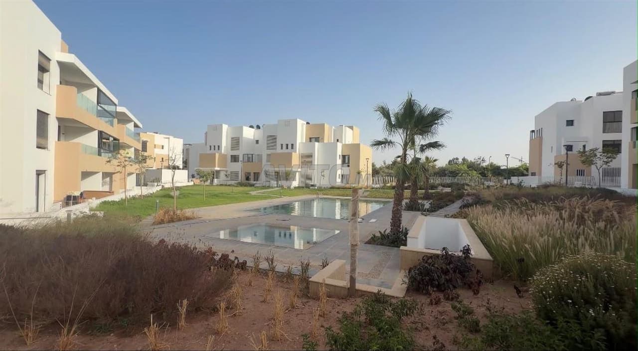 Appartamento in affitto arredato con vista piscina
