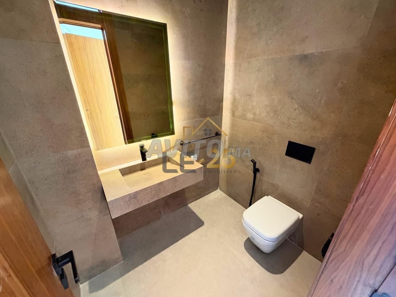 Brand new apartment with terrace and pool for rent