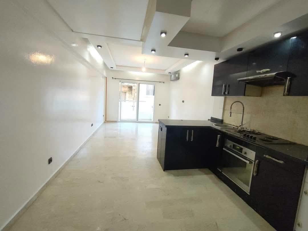 Studio vide 54m² Mers Sultan 4500 dh