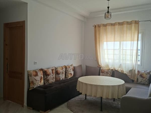 EN ALQUILER – PISO AMUEBLADO BIEN EQUIPADO