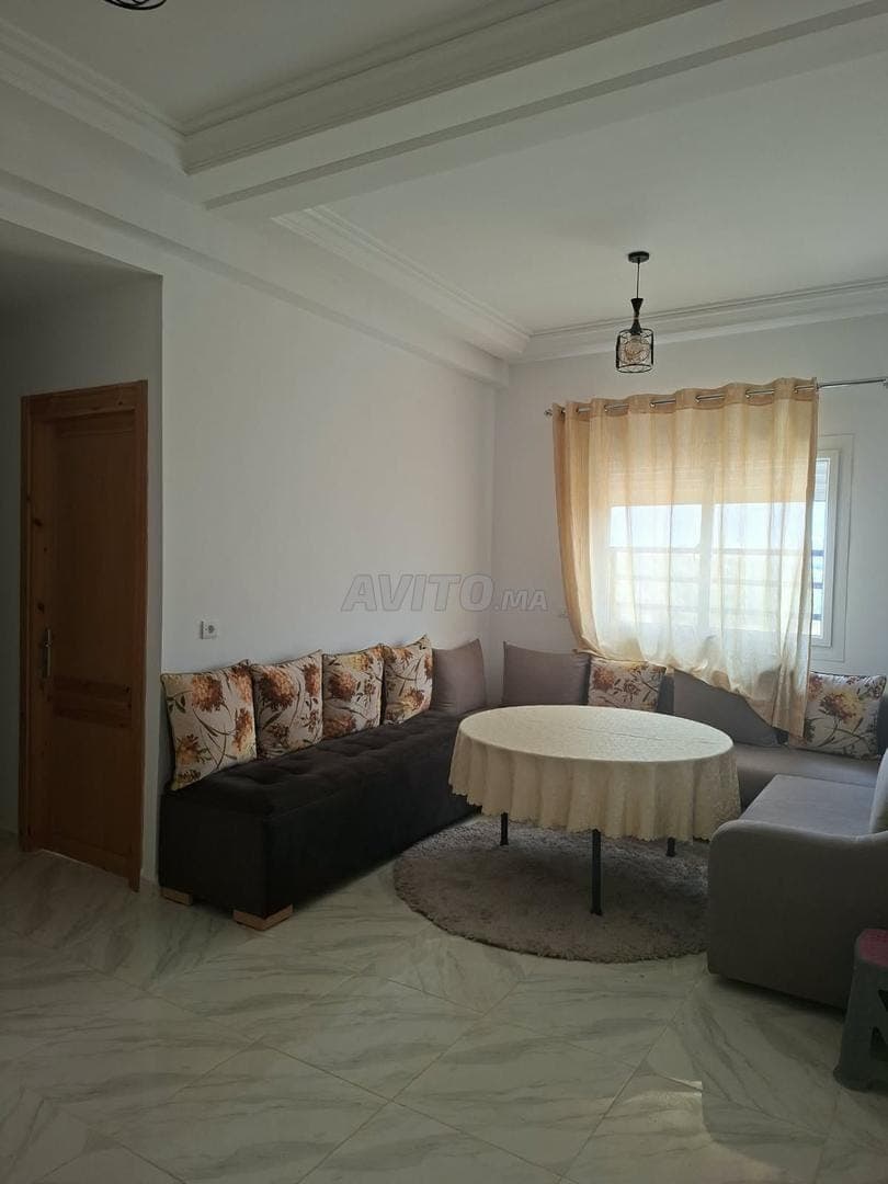 EN ALQUILER – PISO AMUEBLADO BIEN EQUIPADO