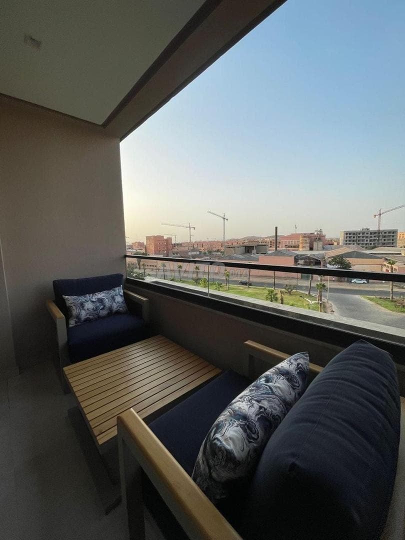 Furnished Apartment with Pool, Menara Garden