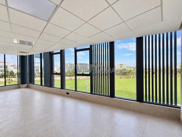 PLATEAU DE BUREAU 90M BD DE LA MECQUE BACHKOU