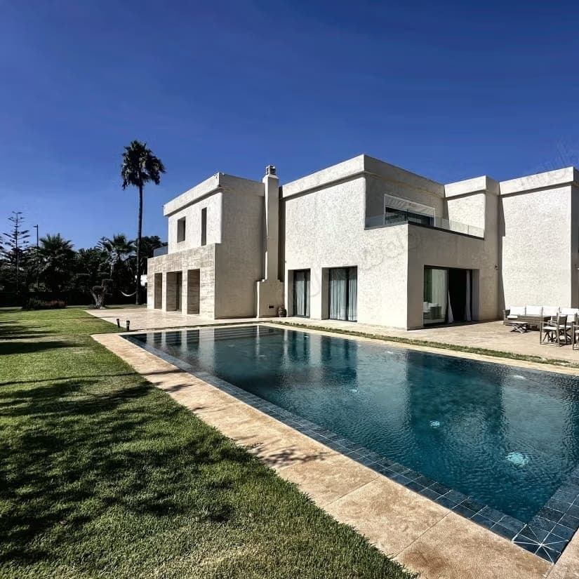 À Louer – Somptueuse Villa Meublée à Souissi, Rabat