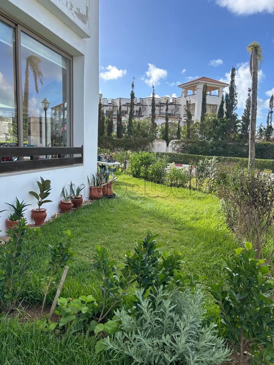 Superbe appartement à vendre à Asilah. 2 grandes pièces. Résidence avec piscine