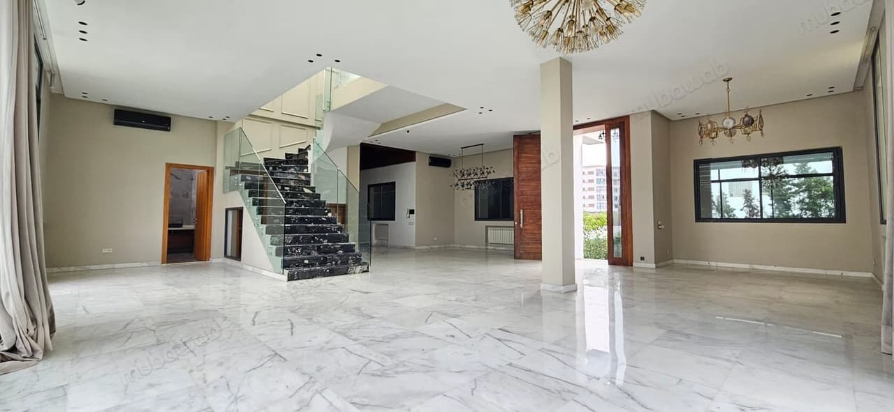 Bonita villa de 4 dormitorios con piscina barrio Manar