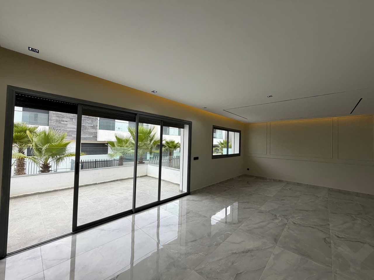 Triplex 251 m² zu verkaufen in Harhoura Harhoura Extension