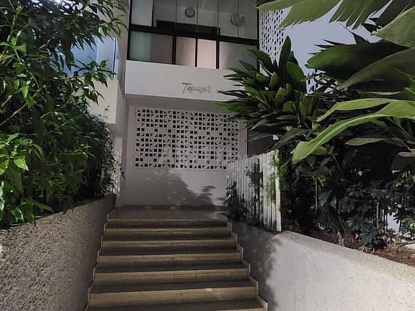 Furnished studio for rent 56m² in Victoria