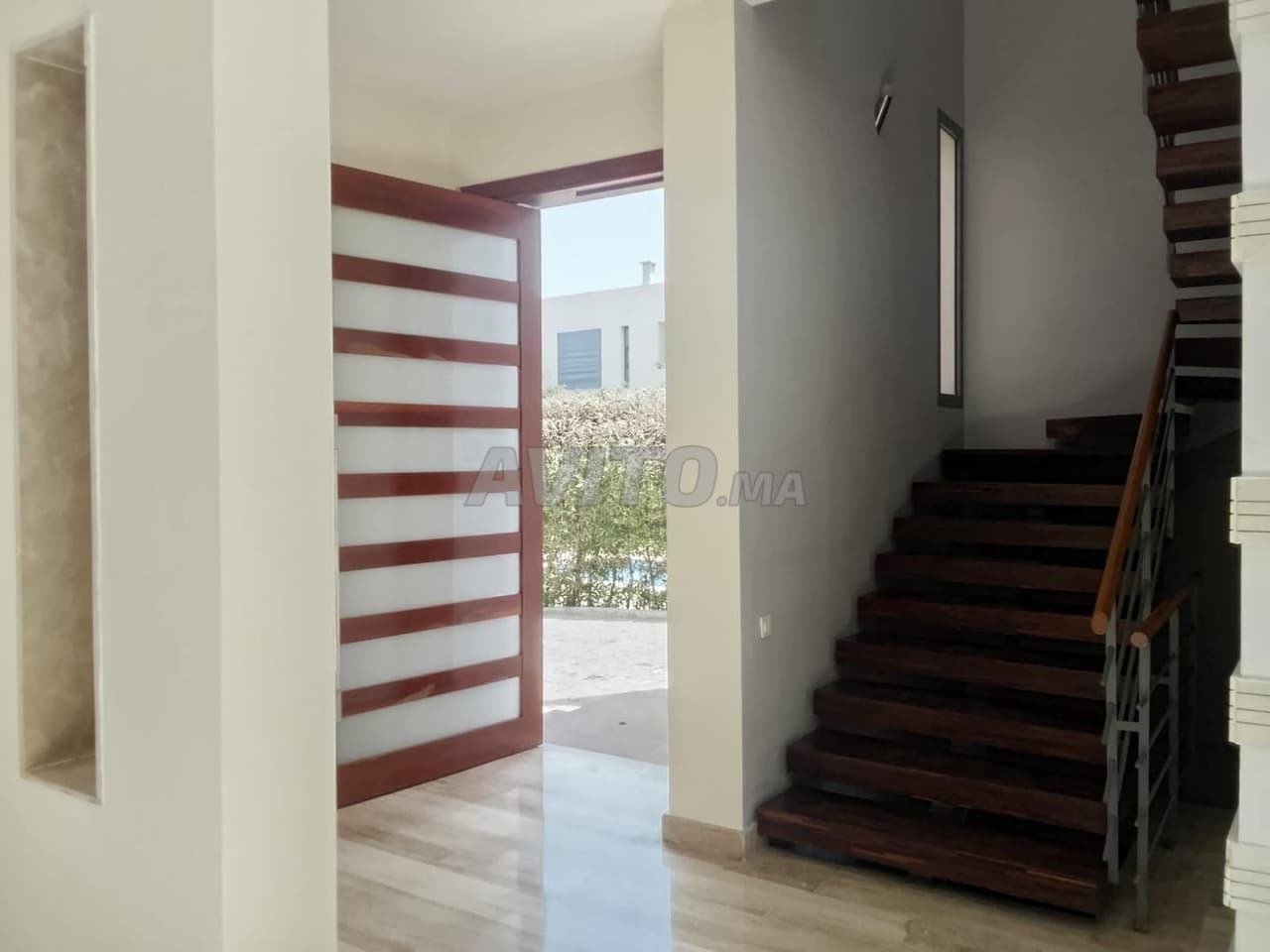 Empty or furnished villa Ain Diab