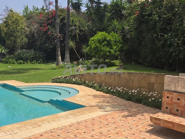 Vente villa d'angle de charme aux Ambassadeurs