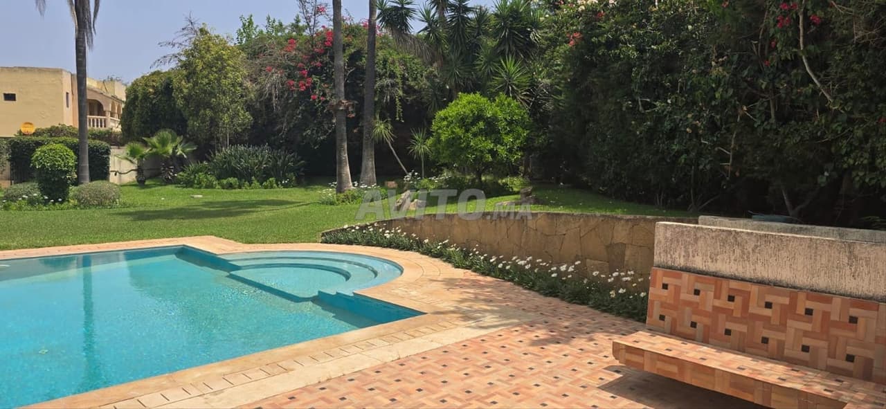 Vente villa d'angle de charme aux Ambassadeurs