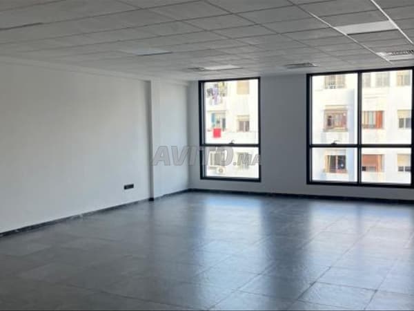 Plateaux bureaux de 60M² à louer Quartier Victoria