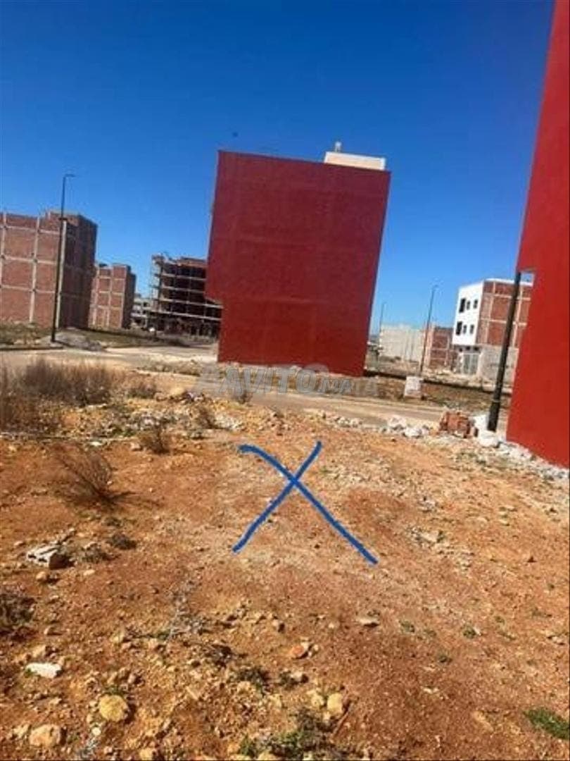 À vendre – lot de terrain 86m² – RDC commercial