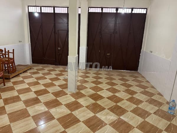 2 garages 40 m² à louer – Iris, près du CHU