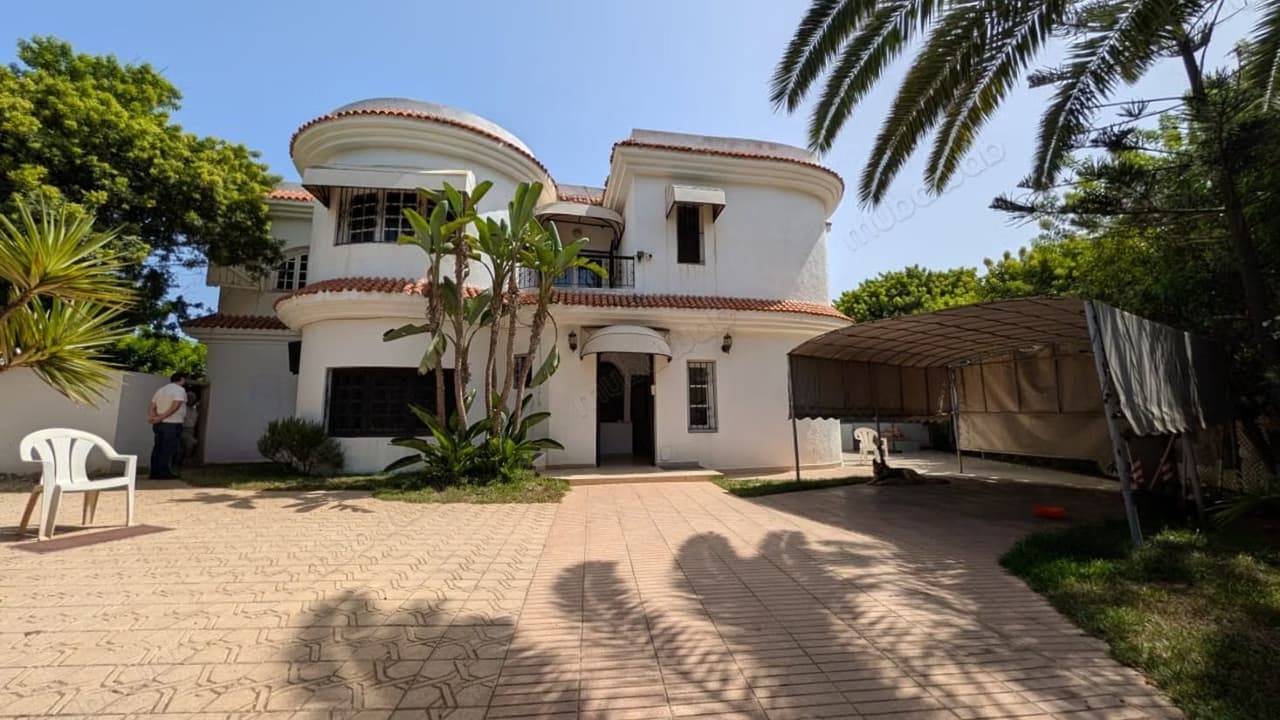 Jolie Villa de 360M2 à louer sur quartier Val D'Anfa, 3 chambres