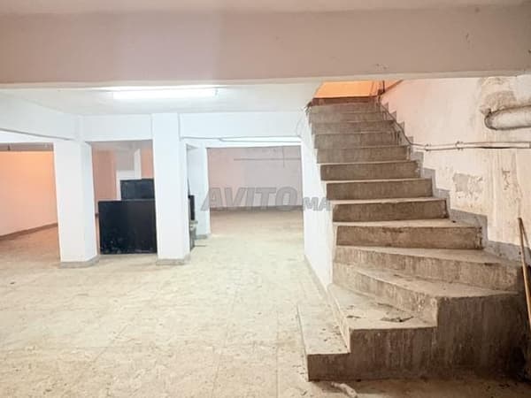 Local commercial à vendre 71m² et entrepôt 160m²