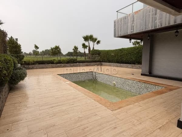 Exceptional 580 m² villa overlooking golf course with panoramic view