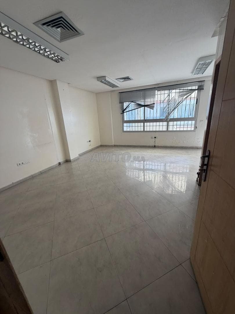 Büros 4200 DH Casa Rocher Noire