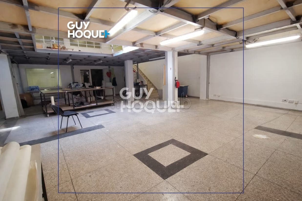 615 m² Kantoorruimte te Huur in Beauséjour