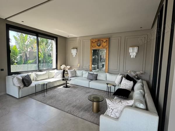 Splendid villa for sale. 3 rooms