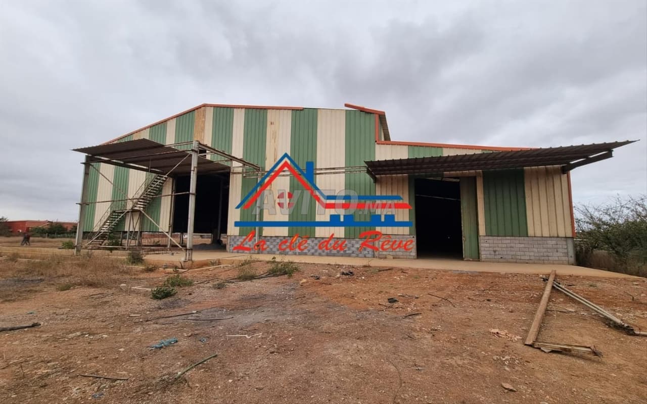 À Louer – Entrepôt de 2 600 m² à Skhirat