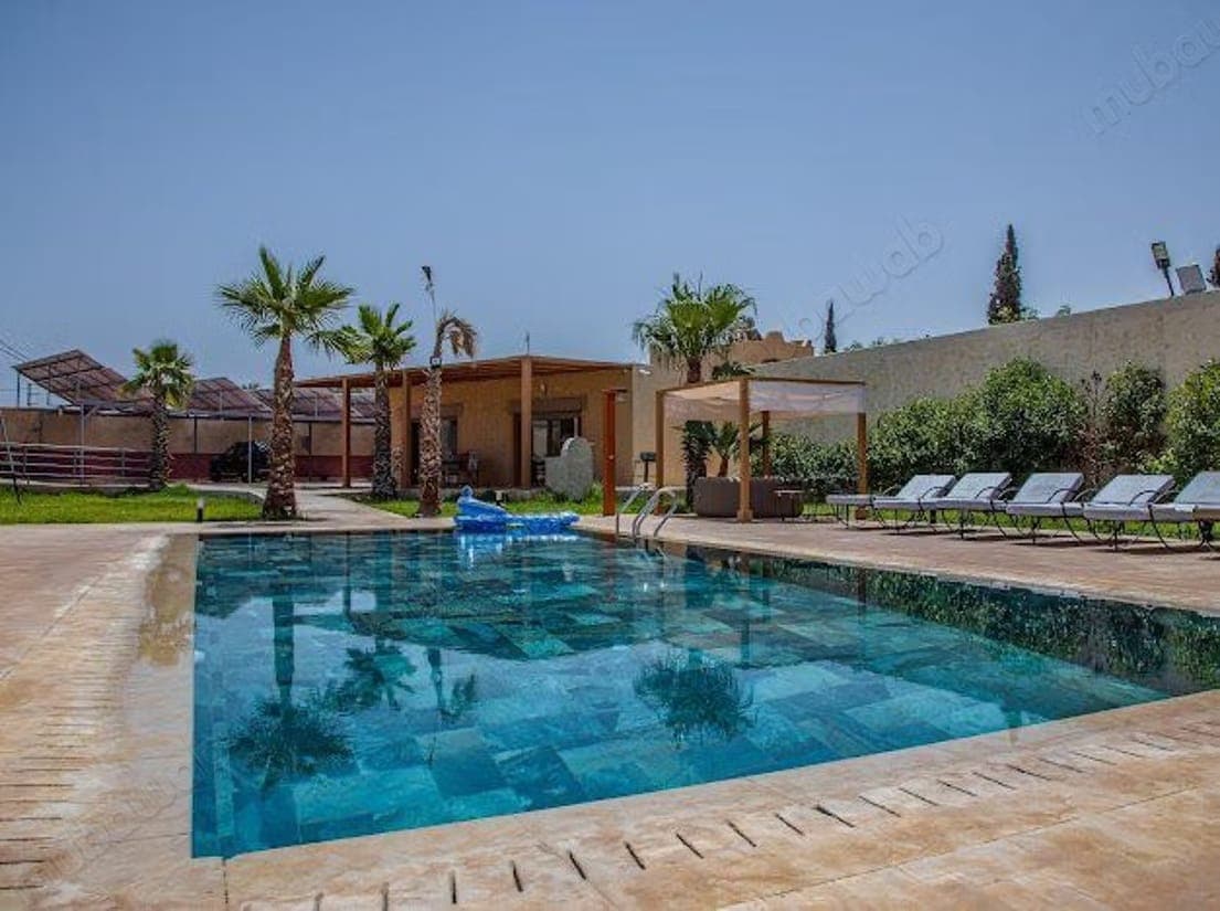 Excellente affaire, Double villa de luxe avec piscines privées sur terrain de 5000 m²…