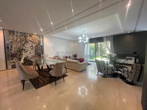 Beautiful villa to seize in Nassim district