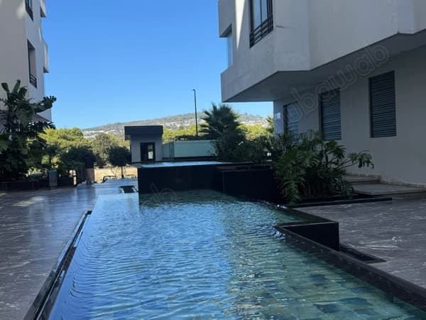 Au Golf: Appartement moderne avec Piscine à louer