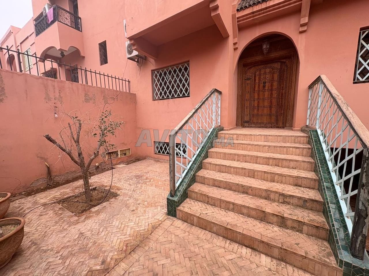 VILLA À VENDRE À MARRAKECH - La Ménara (300 mètres)