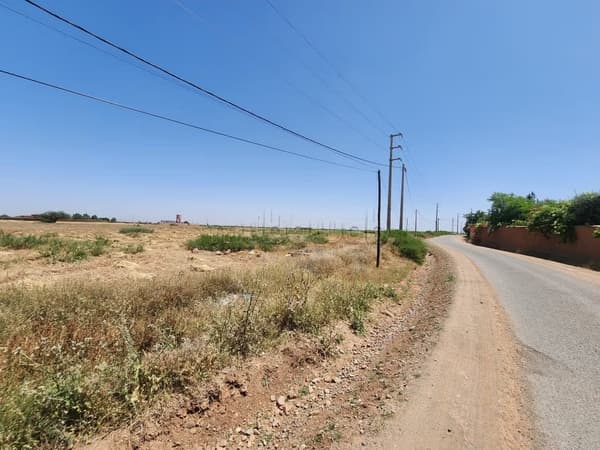 Te koop – uitzonderlijk getitreld terrein van 46.738 m² aan de Route d’Ourika – Marrakech