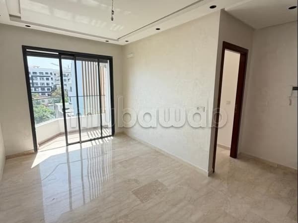 Premium studio with closed kitchen