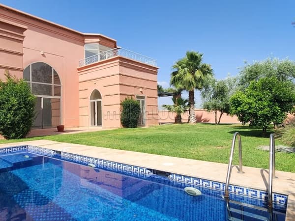 Villa de style Boccara en location longue durée LLD