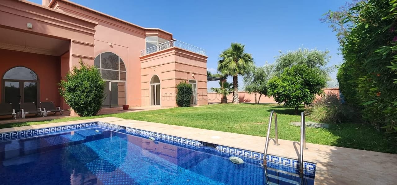 Villa de style Boccara en location longue durée LLD