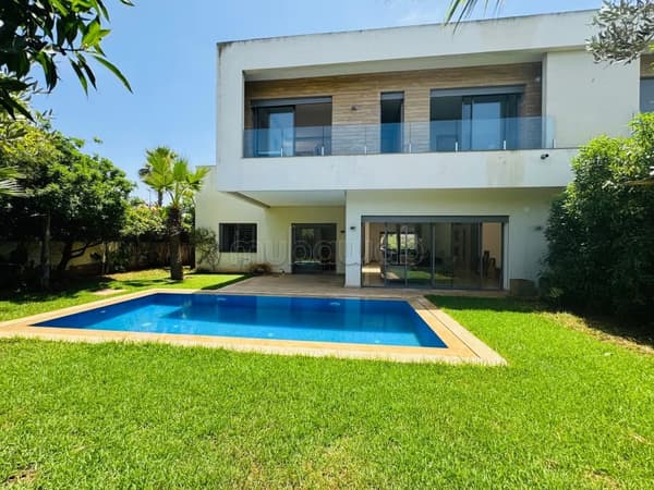Prachtige moderne villa met zwembad in Anfa / Ain Diab – Leeg of Gemeubileerd