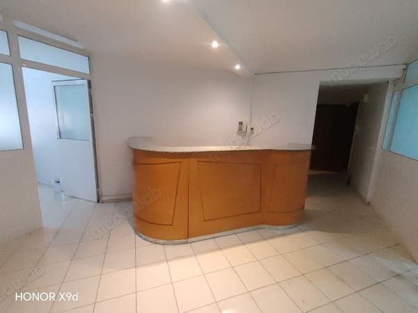 Büro unmöbliert La Girande 5200 DH