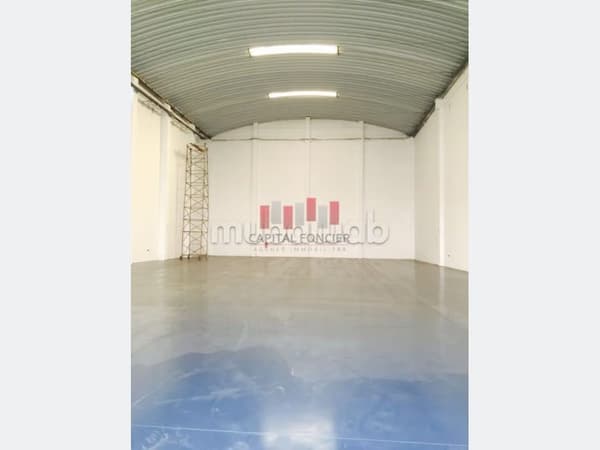 Hangar industriel de 850 m2 Zone industrielle Bouskoura pour stockage a la location parc…