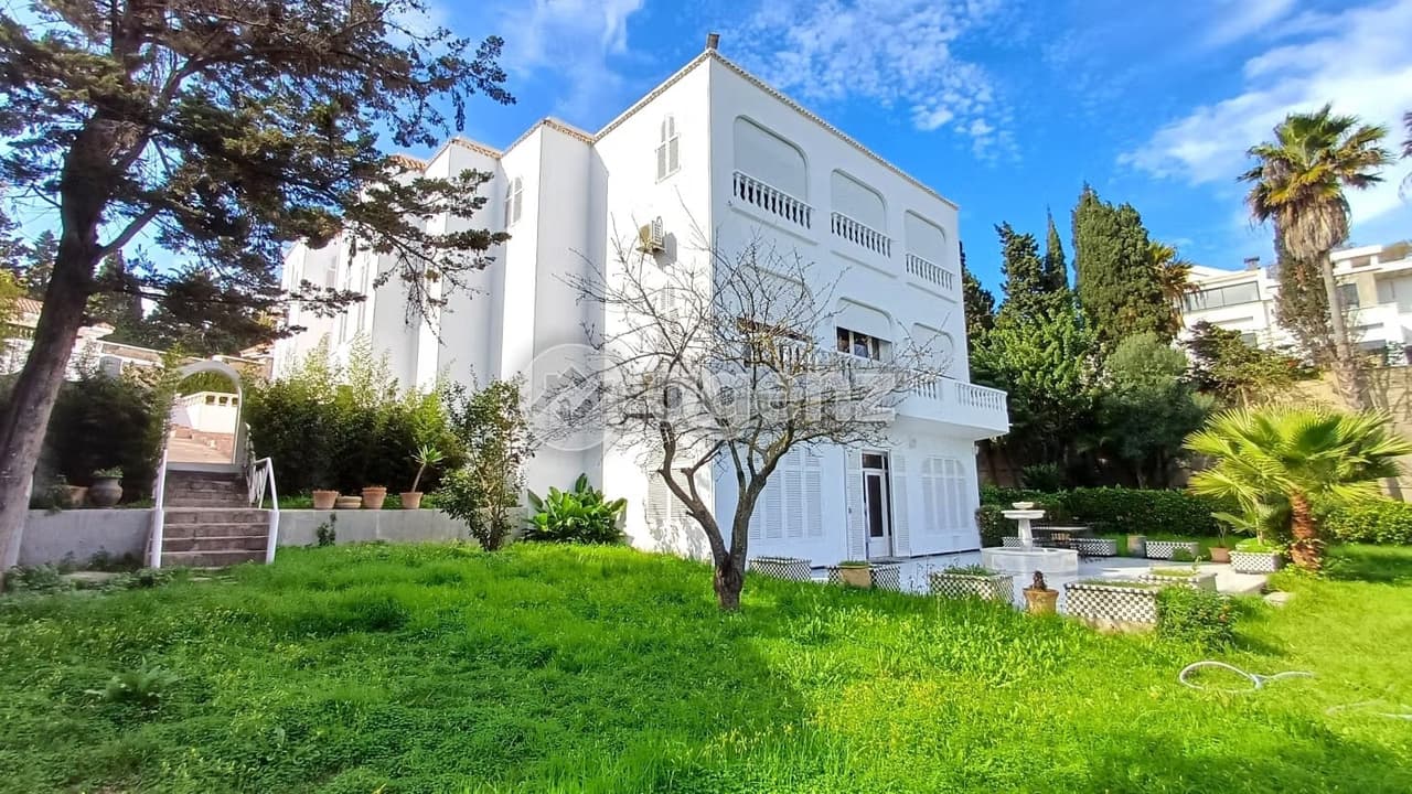 Villa à vendre 2 100 m², 5 chambres Rmilat Tanger