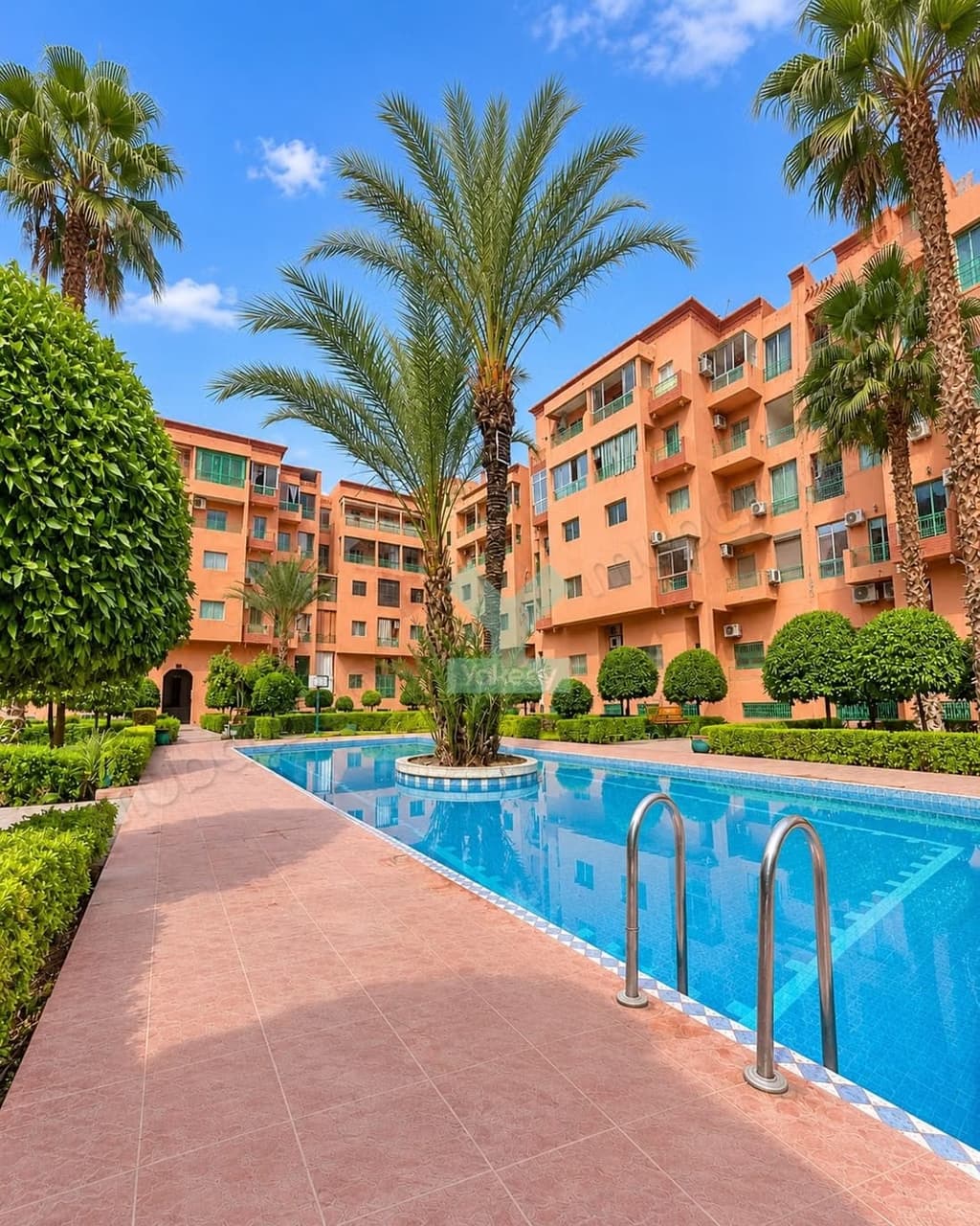 Beau meublé lld en residence avec piscine