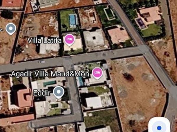 أرض بمساحة 820 متر مربع، محفظة