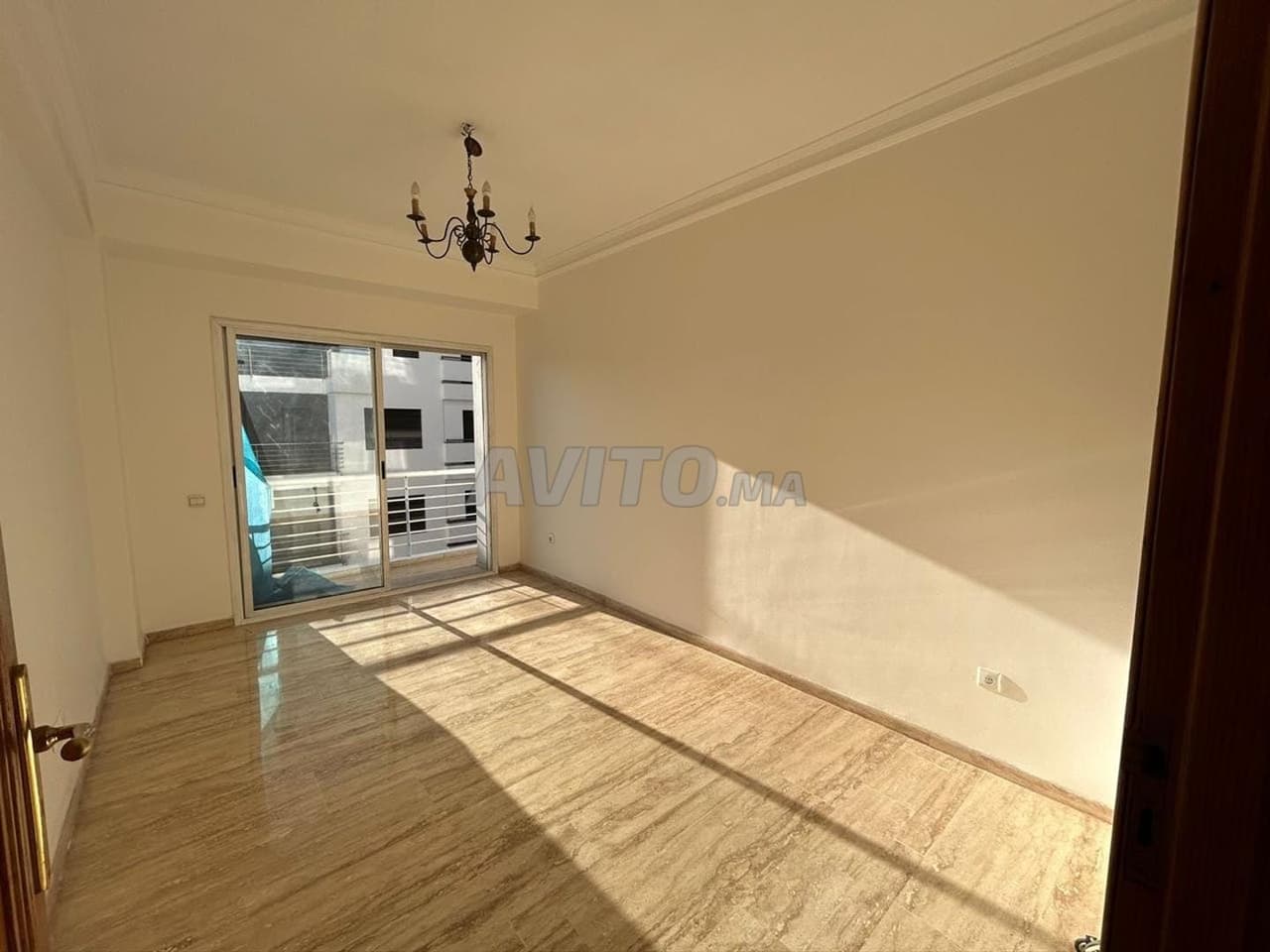 FOR RENT 3-BED APARTMENT ON BD D'ANFA